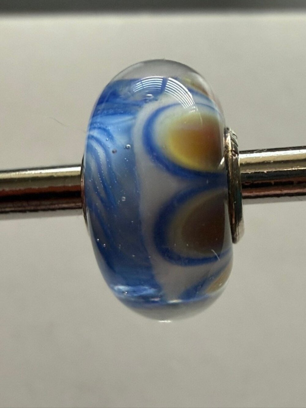 Trollbeads OOAK Unique - Blue With Blue/Beige Scallops on White